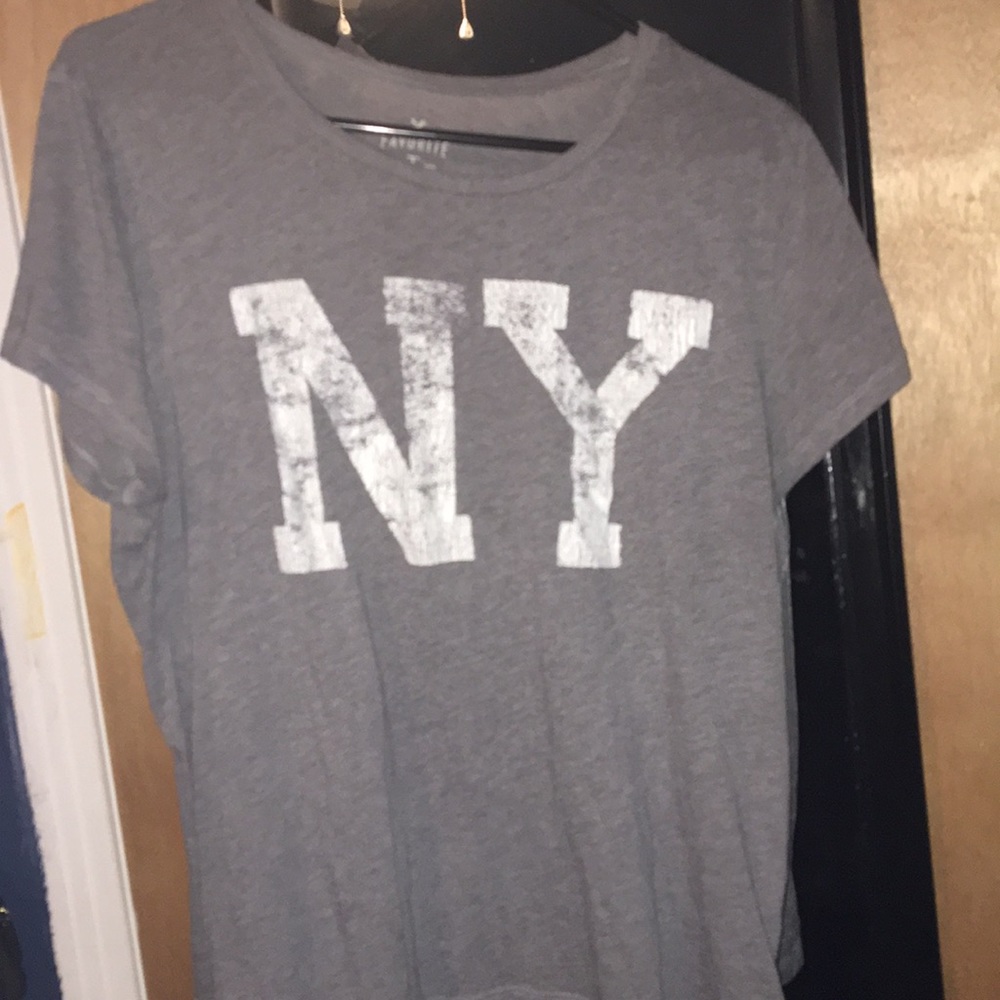 American Eagle grey short sleeve shirt